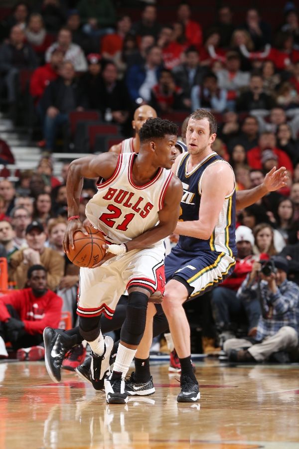 Jimmy Butler wearing Air Jordan XIV 14 Black Toe (2)