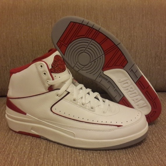 red and white jordan 2