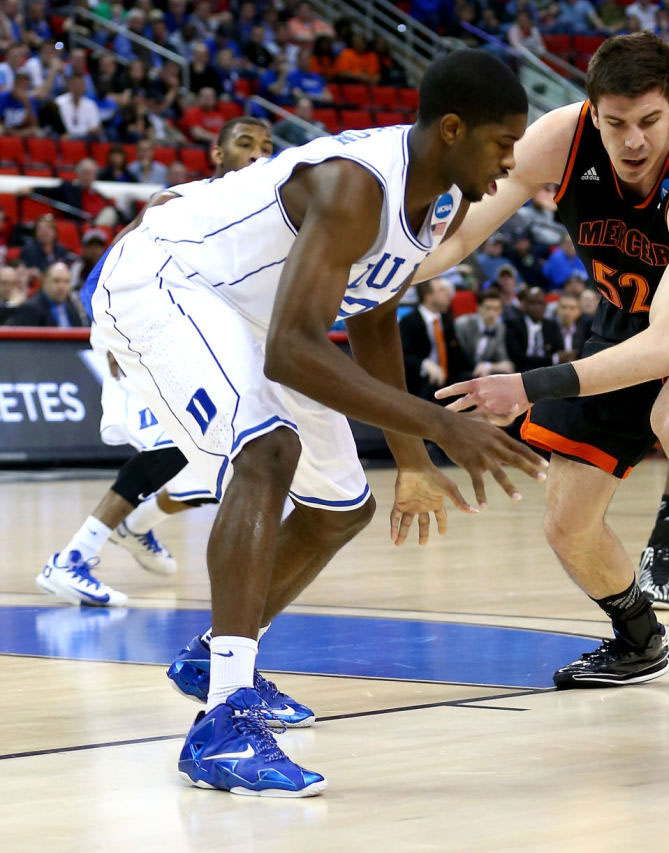 Amile Jefferson wearing Nike LeBron XI 11 Duke Blue Devils PE