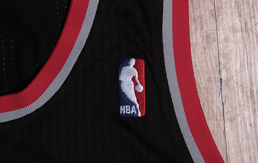 Jersey Spotlight // Damian Lillard Portland Trail Blazers REV30 (3)