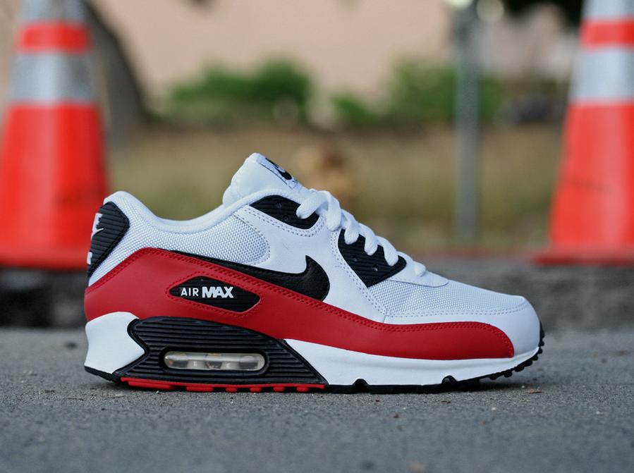 mens black and white air max 90