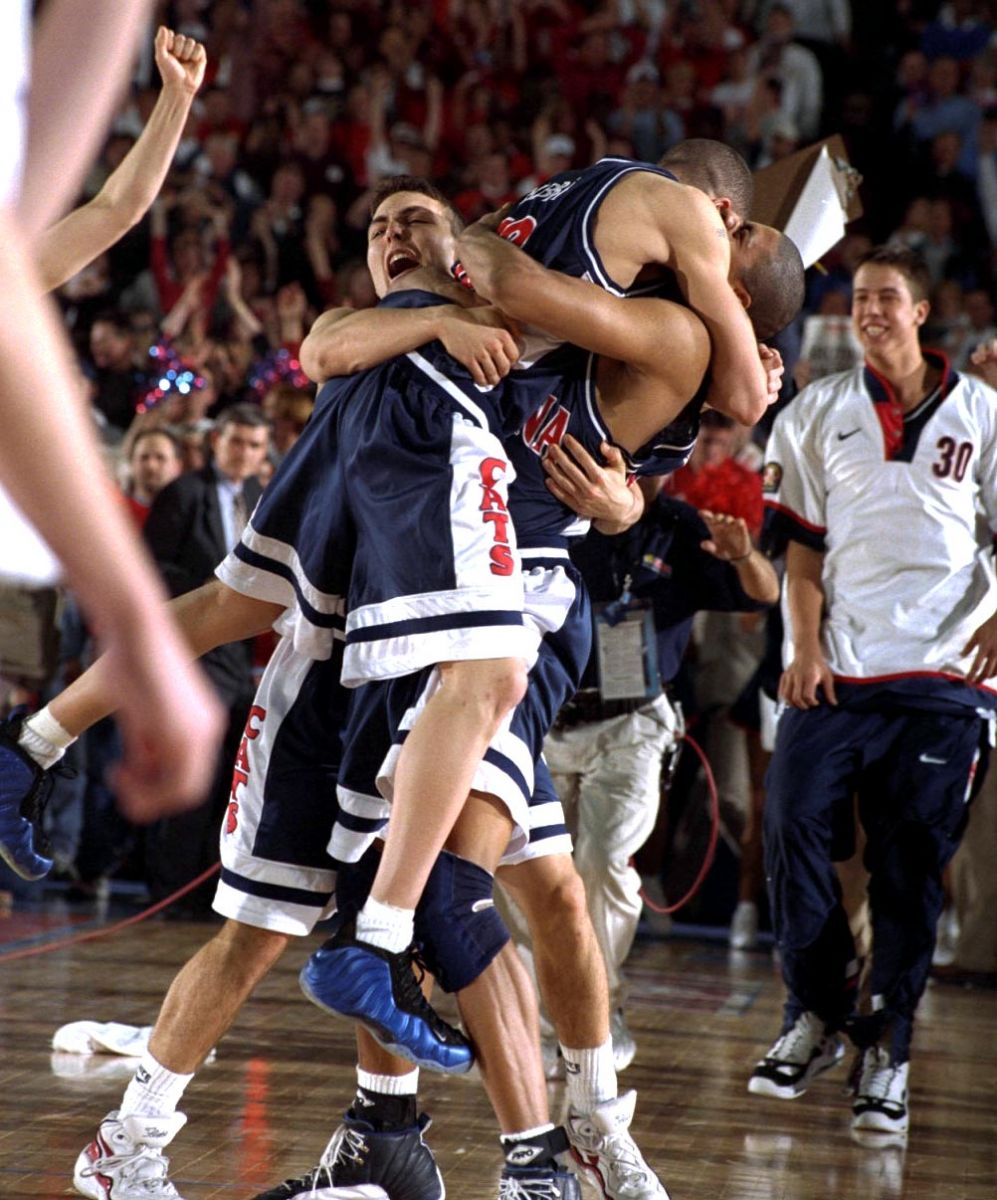 Mike Bibby in the Nike Air Foamposite 