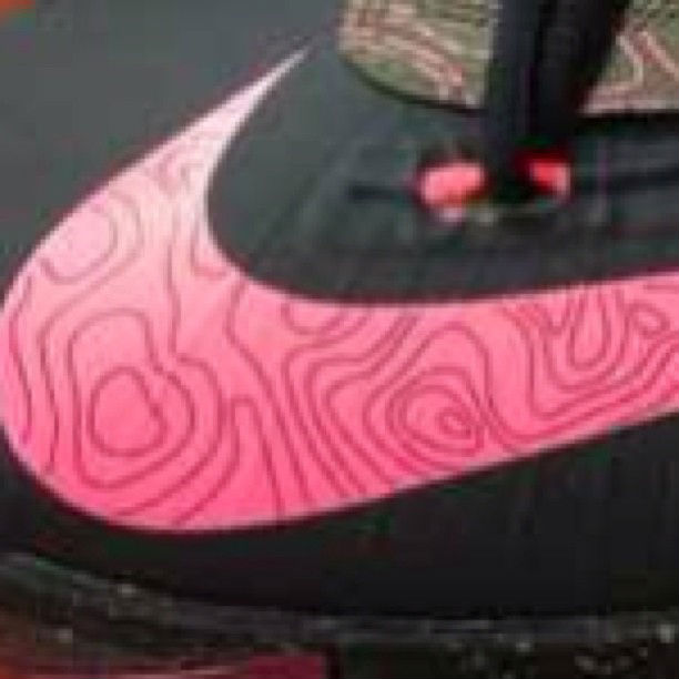 Kd 6 hotsell pink and black