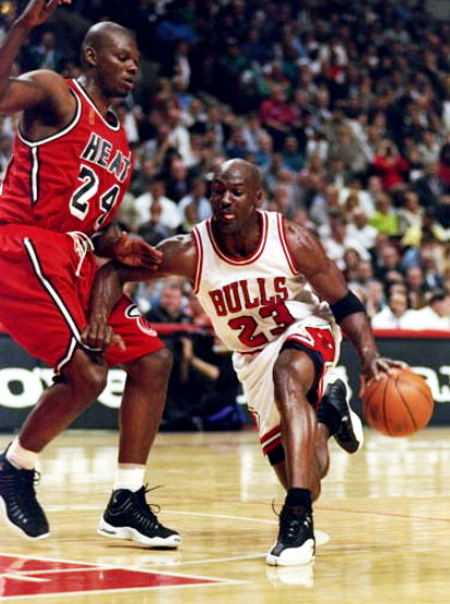 Flashback // Best Shoes Worn With the Original Miami Heat Red Road ...