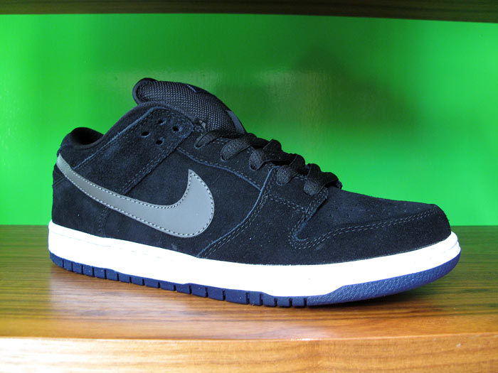 nike sb dunk low navy blue