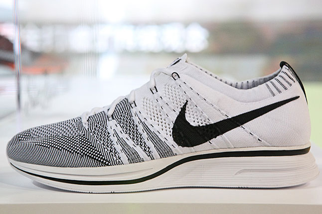 nike flyknit trainer colorways