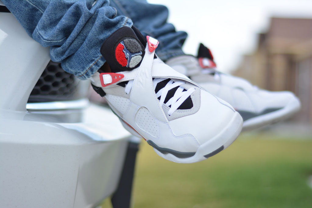 jordan 8 bugs bunny on feet