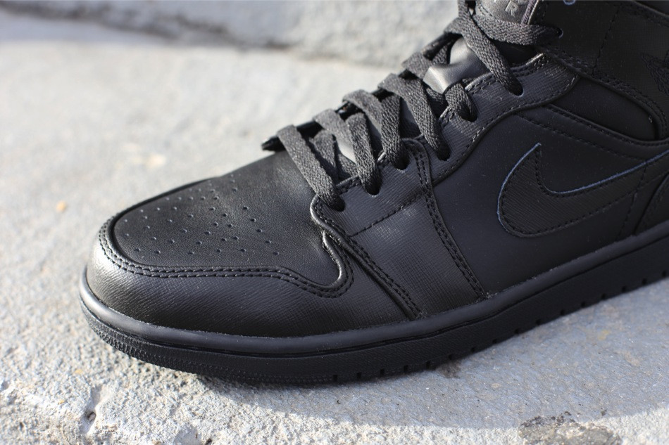 Air Jordan 1 Retro Mid - Black/Black 