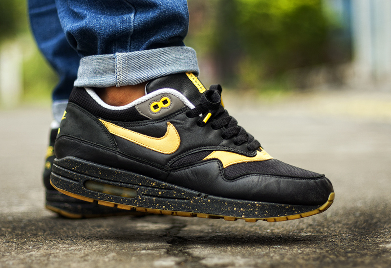 nike air max 180 livestrong