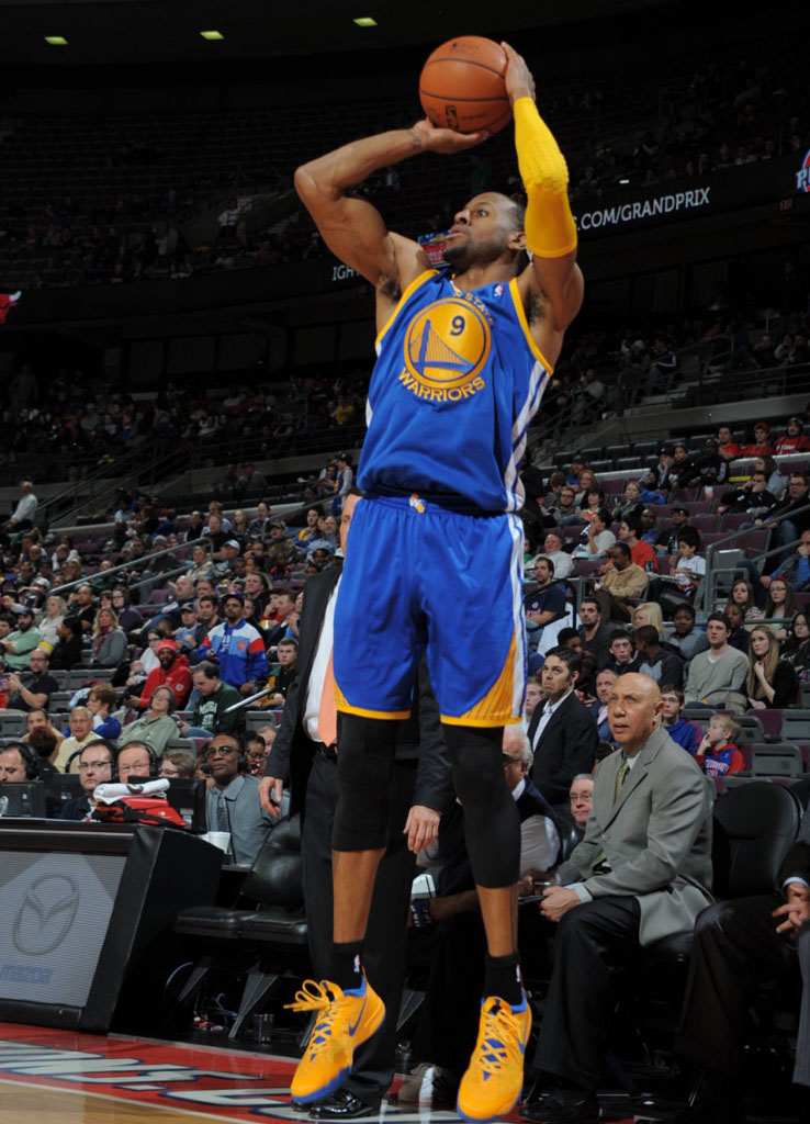 Andre Iguodala wearing Nike Zoom Crusader Yellow/Blue PE