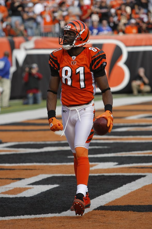 Orange jordan sales football cleats