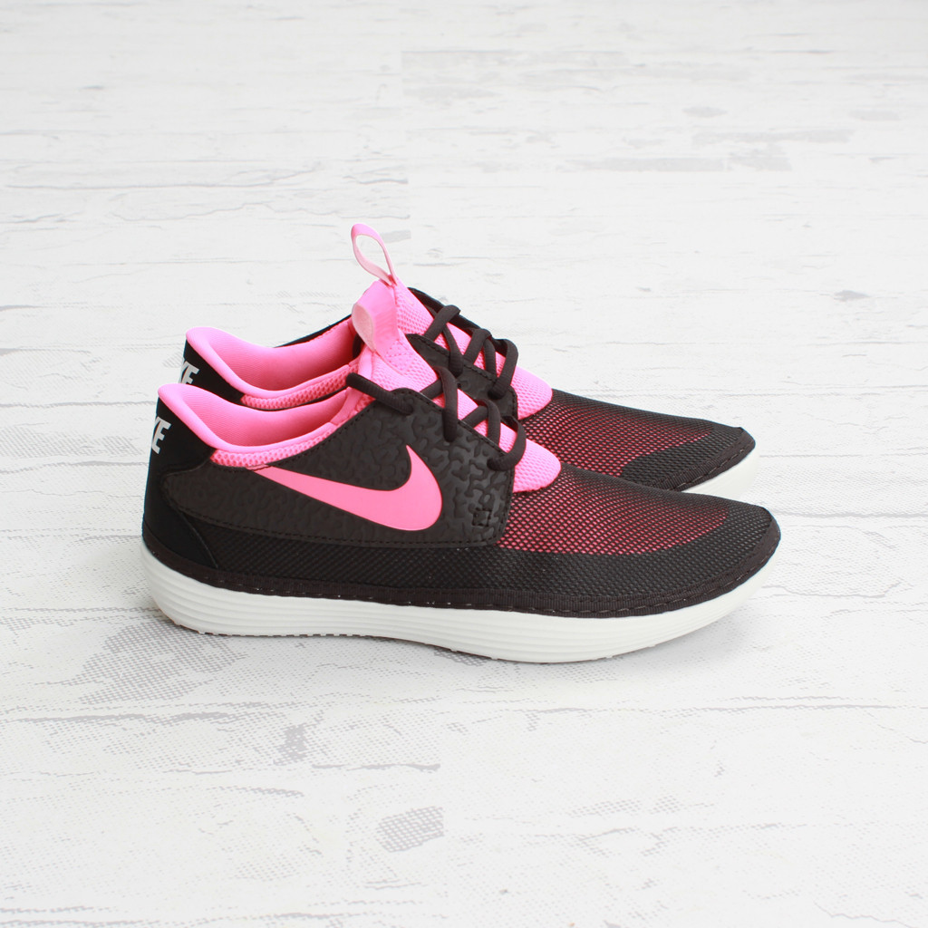 nike solarsoft moccasin pink