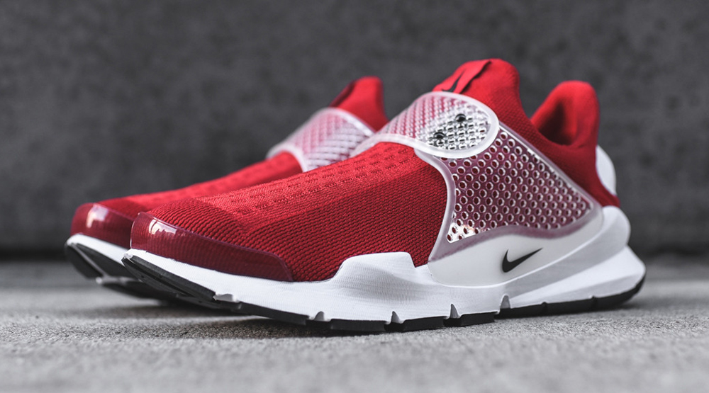 This Nike Sock Dart Finally Released 