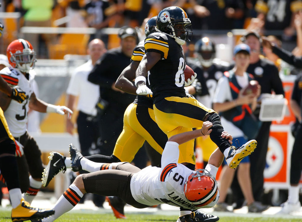 Antonio Brown Kicks Punter in Nike Alpha Pro Cleats (4)