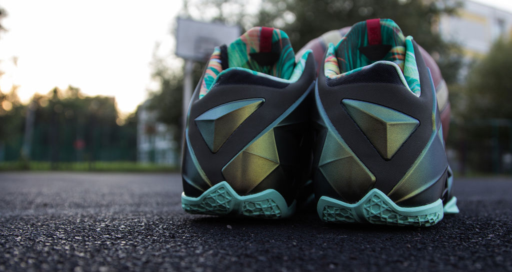 Nike LeBron XI 11 Parachute Gold (5)