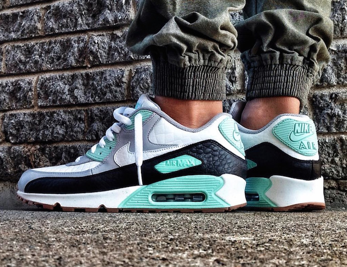 Nike Air Max 90 iD