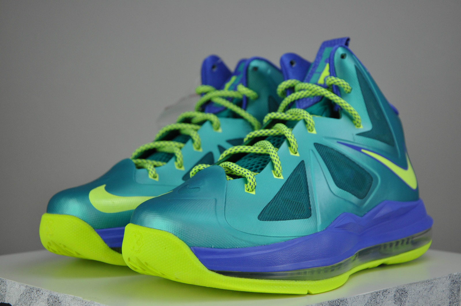 Nike LeBron X GS Sport Turquoise/Volt Sole Collector