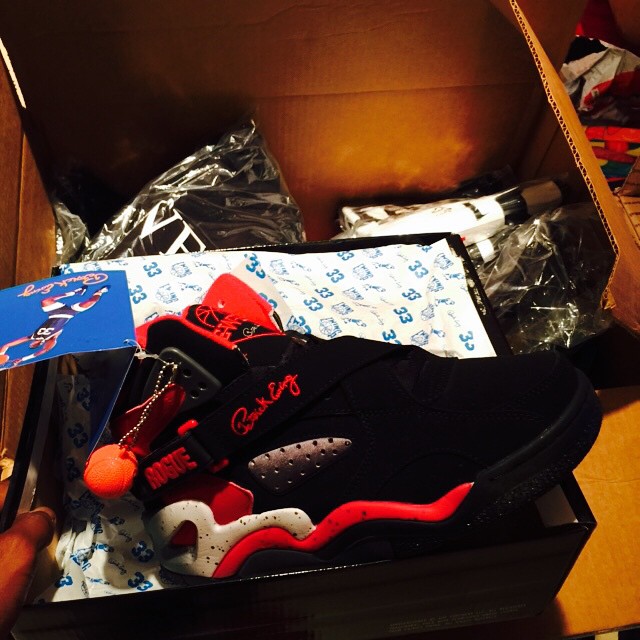 Soulja Boy Picks Up Ewing Rogue Black/Red