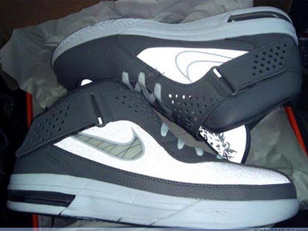 Nike Air Max LeBron Soldier V - Cool Grey/Light Charcoal-White 454131-002