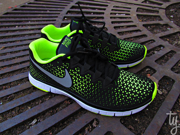 First Look: Nike Free 3.0 - Black/Volt 