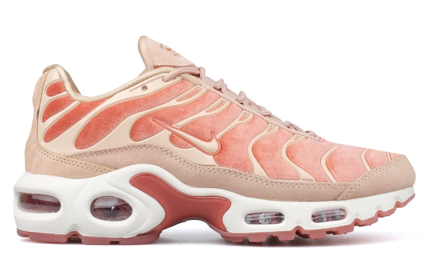 Peach and white air max 97 discount