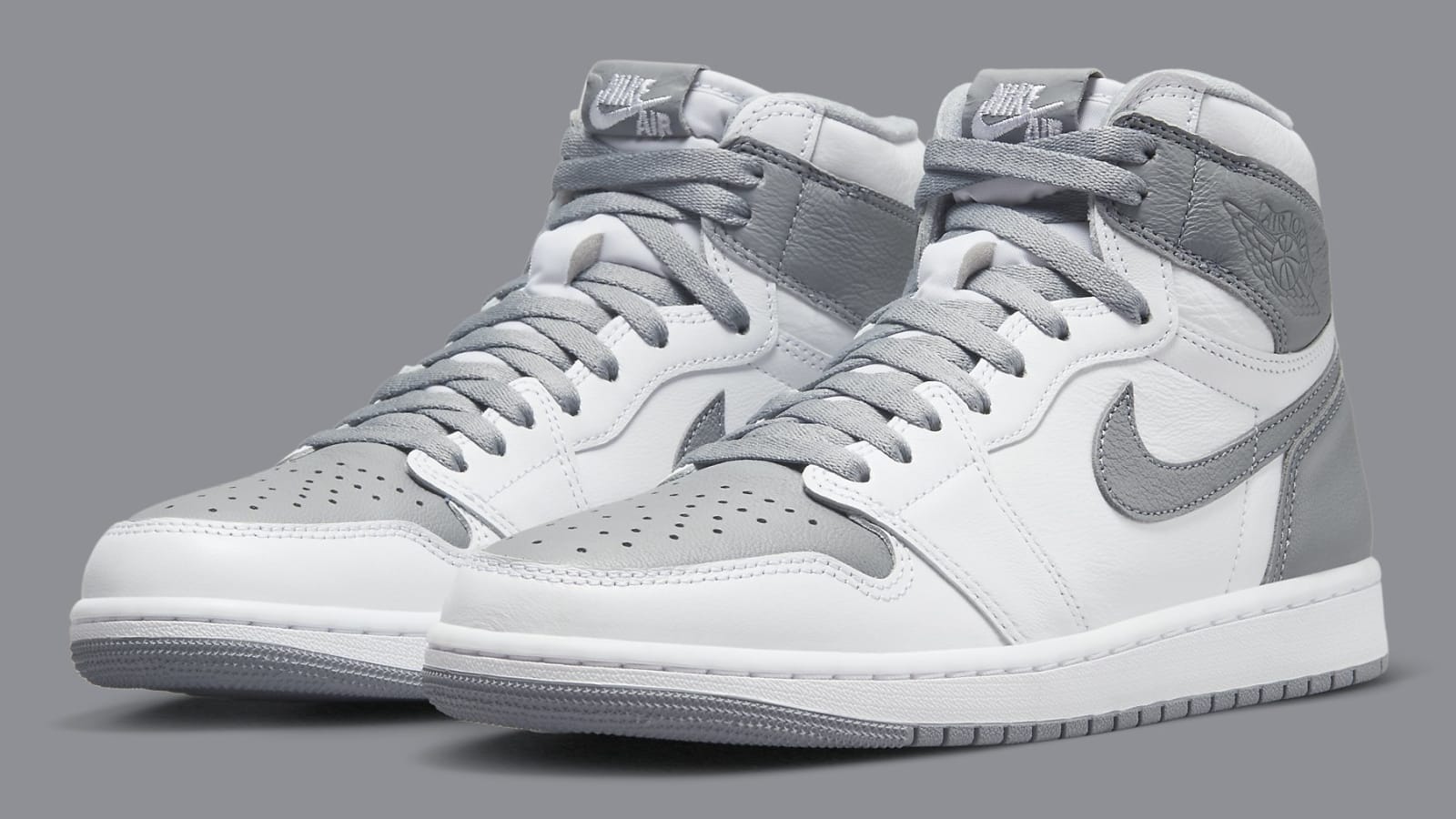 air-jordan-1-stealth-release-date-555088-037-pair