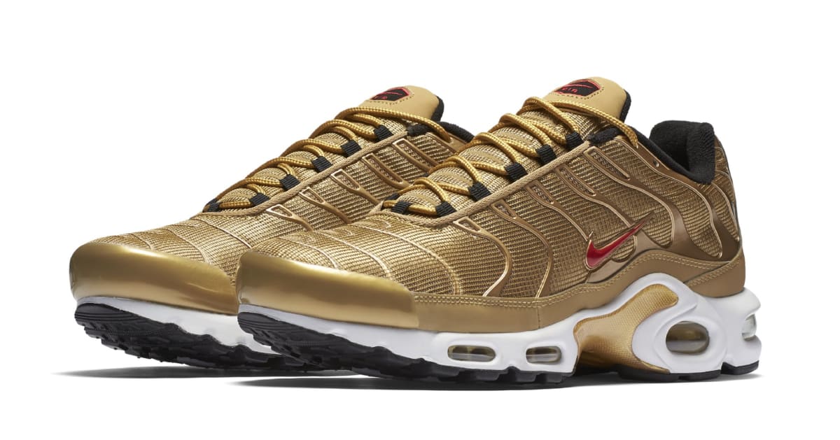 metallic gold nike air max plus