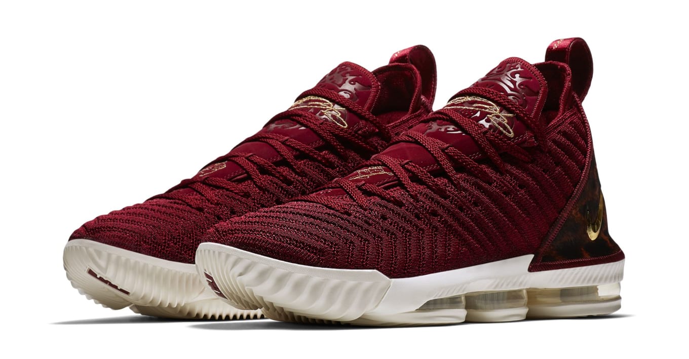 Nike LeBron 16 'King' for the NBA
