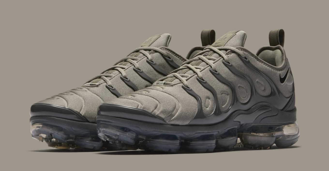Vapormax plus colorways deals