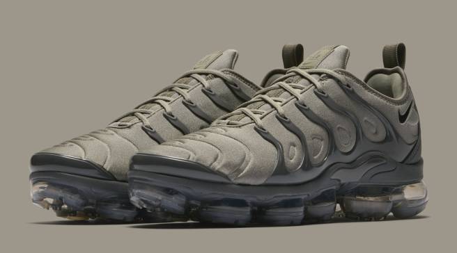 nike air vapormax plus colors