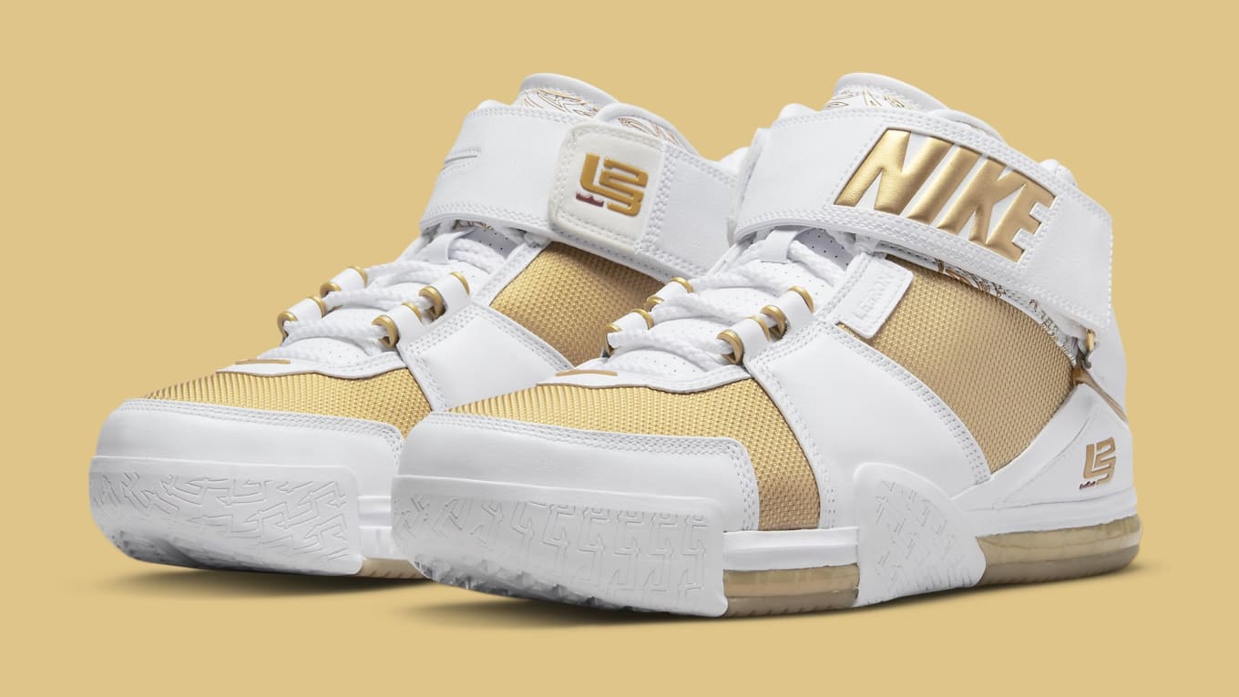 Nike LeBron 2 Retro 'Maccabi' Release