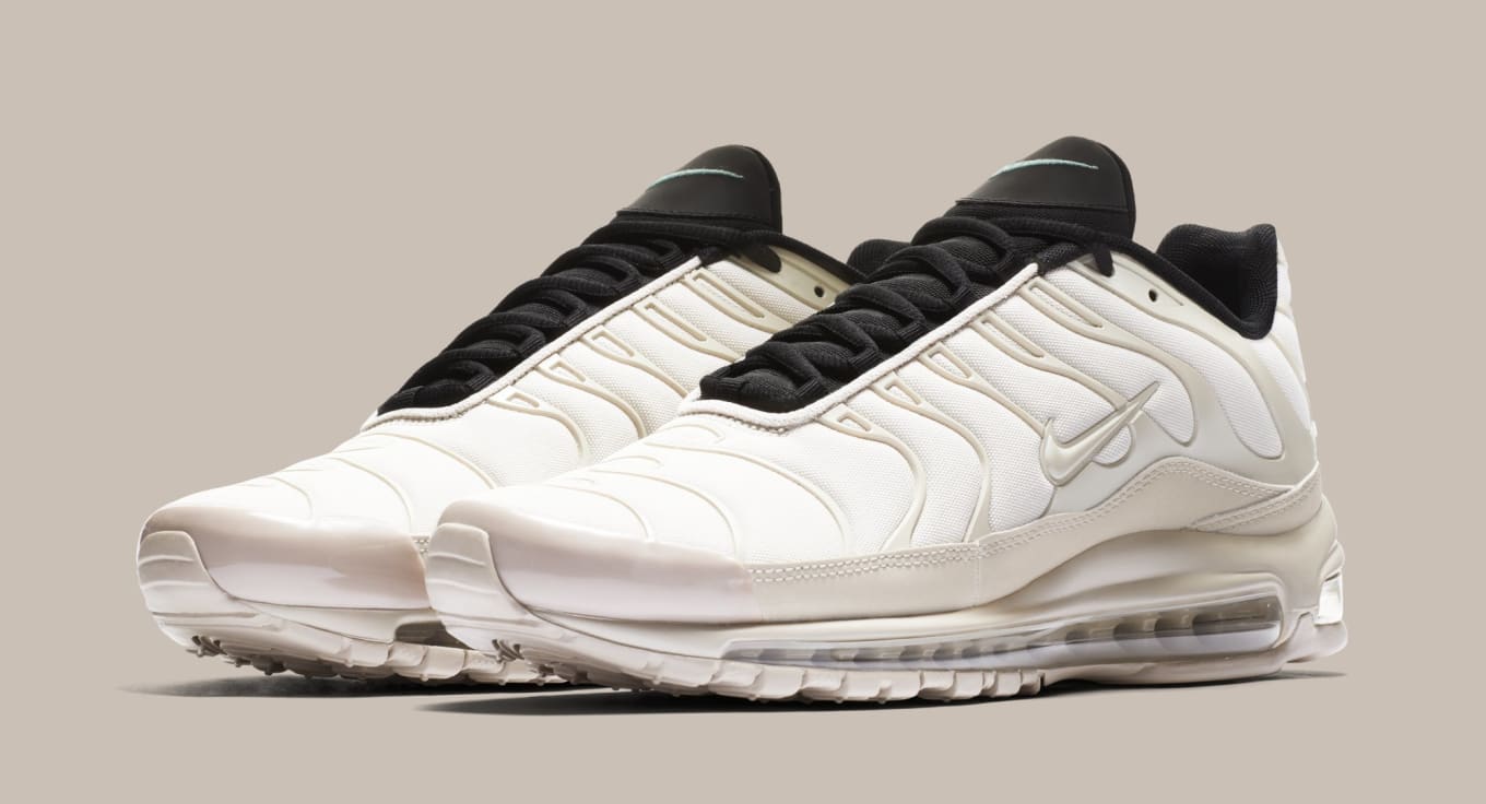 nike air max plus emerald