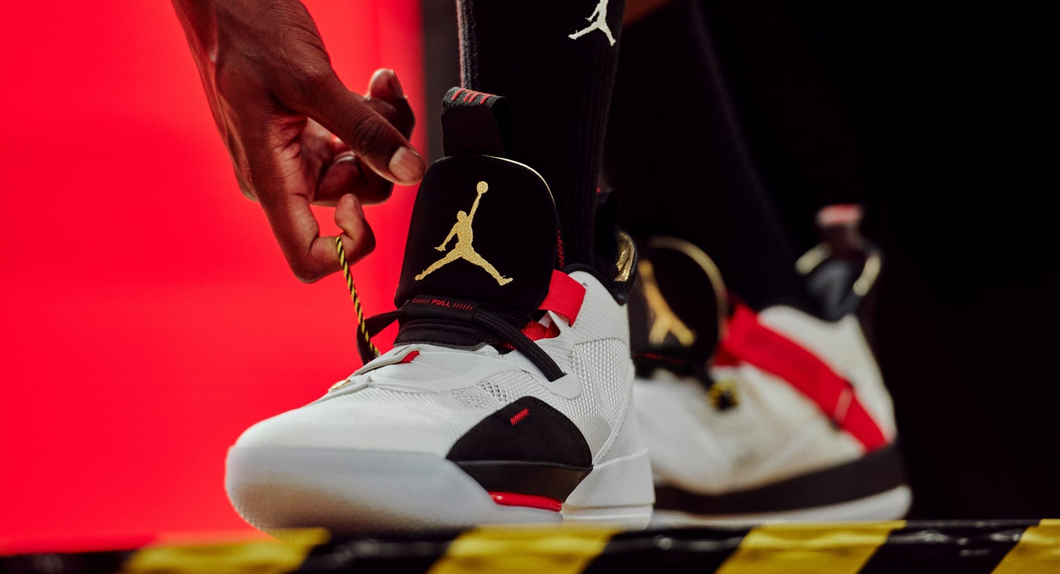 Đây là Air Jordan 33, mẫu giày bóng rổ độc nhất, chưa từng thấy từ trước đến nay