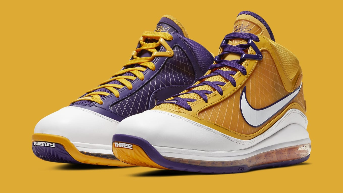 lebron laker color shoes