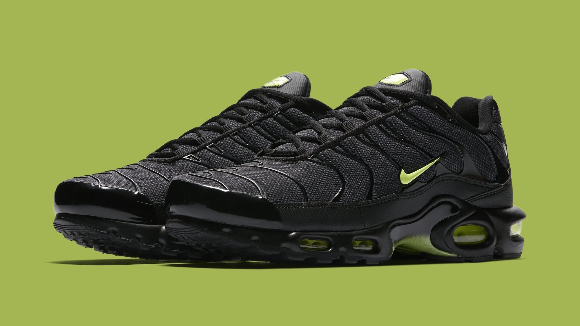 nike tn air black and green