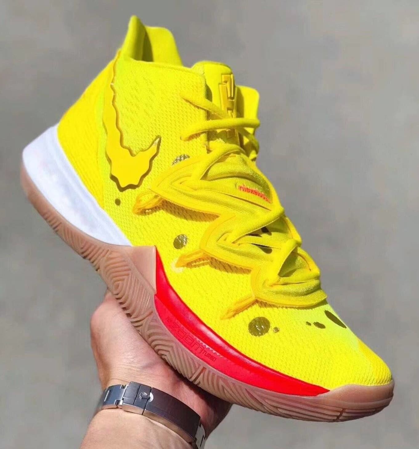 Kyrie 5 spongebob precio clearance