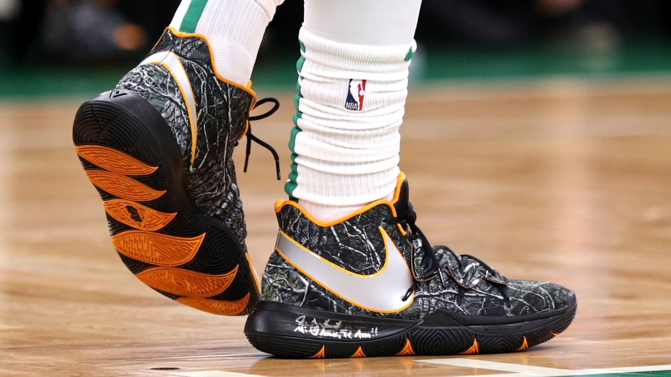 kyrie-irving-nike-kyrie-5-taco-on-foot