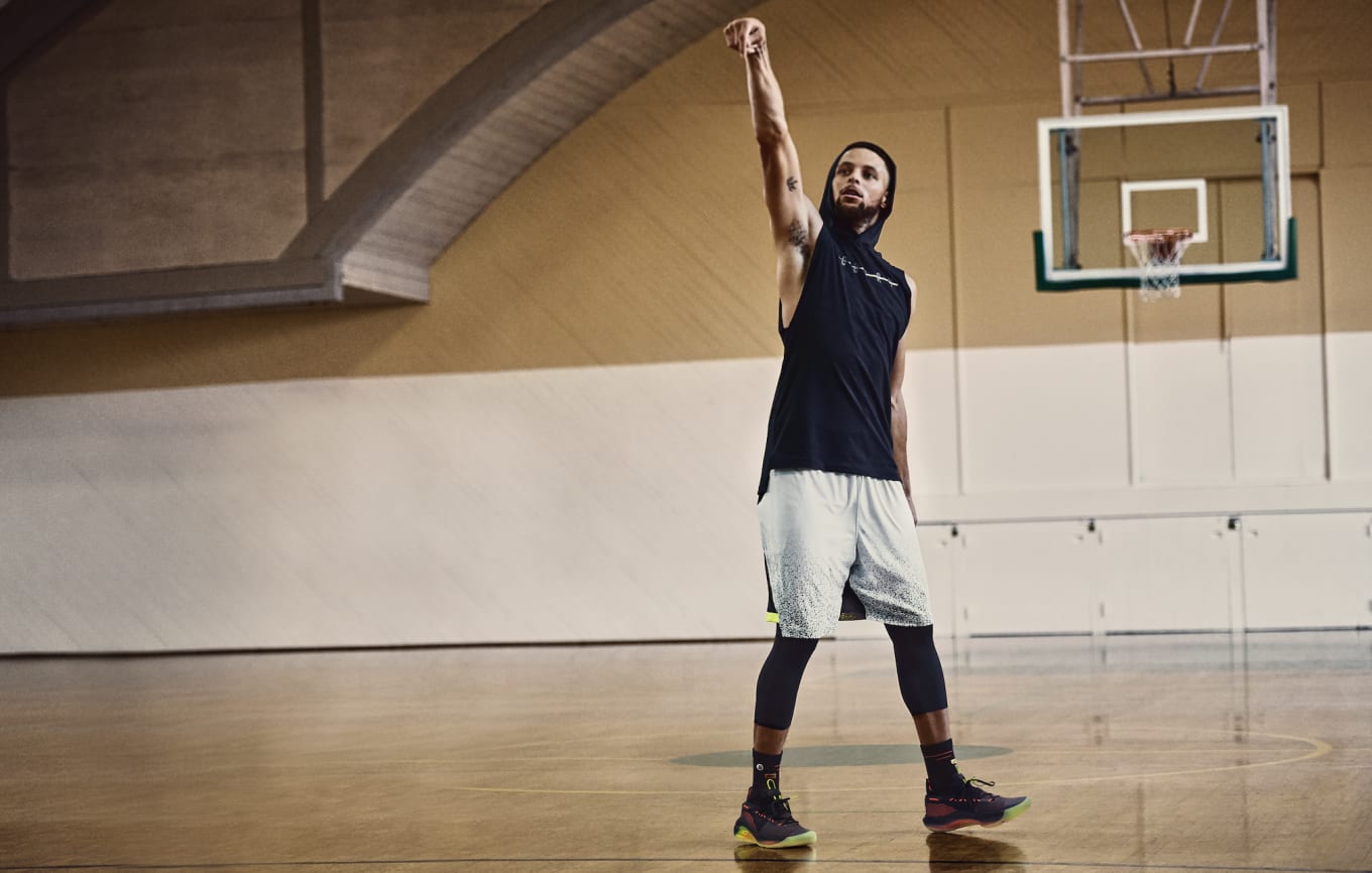 curry wearing curry 6