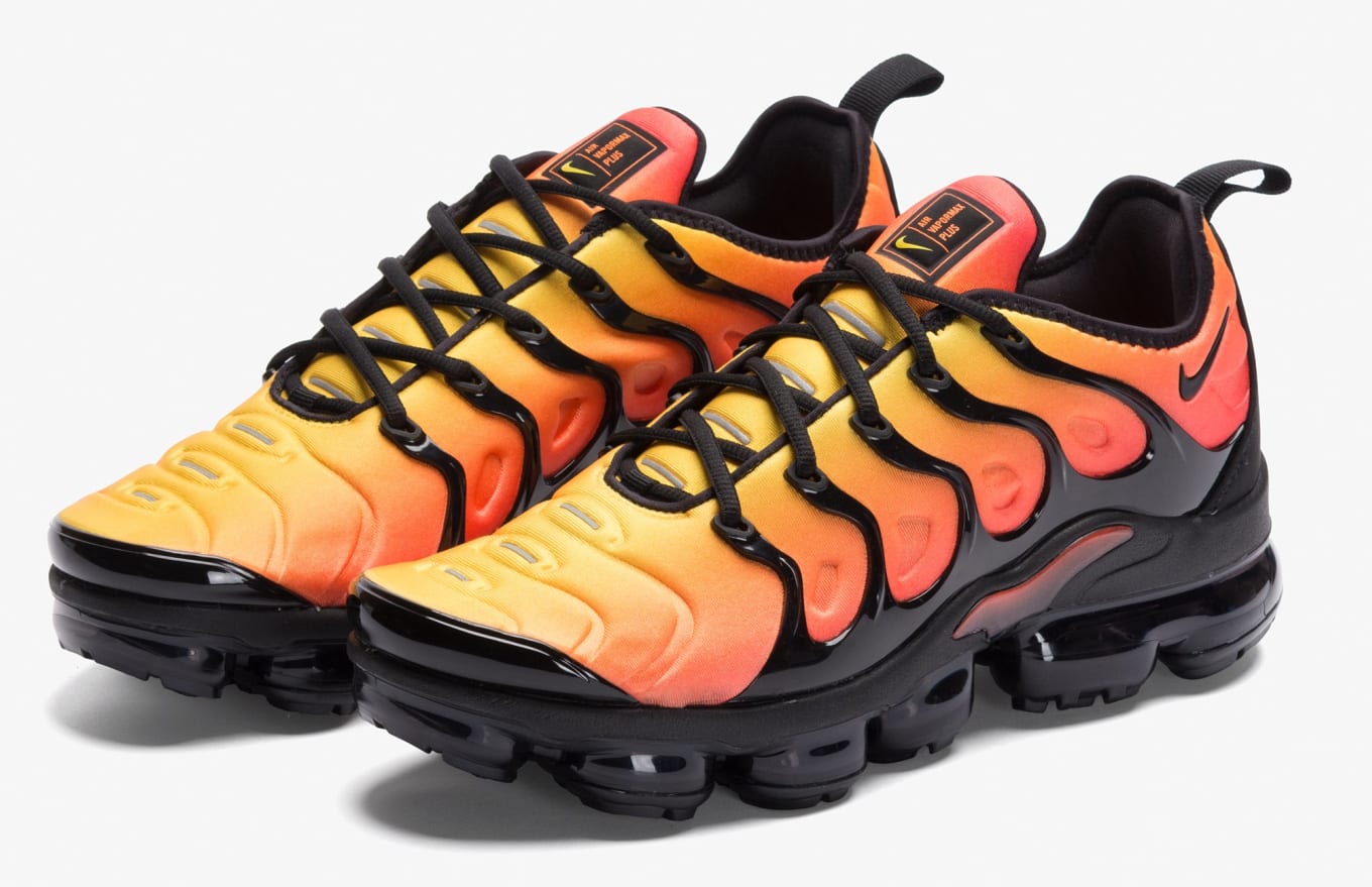 Nike VaporMax Plus 'Sunset' Black/Total Orange Release Date | Sole Collector