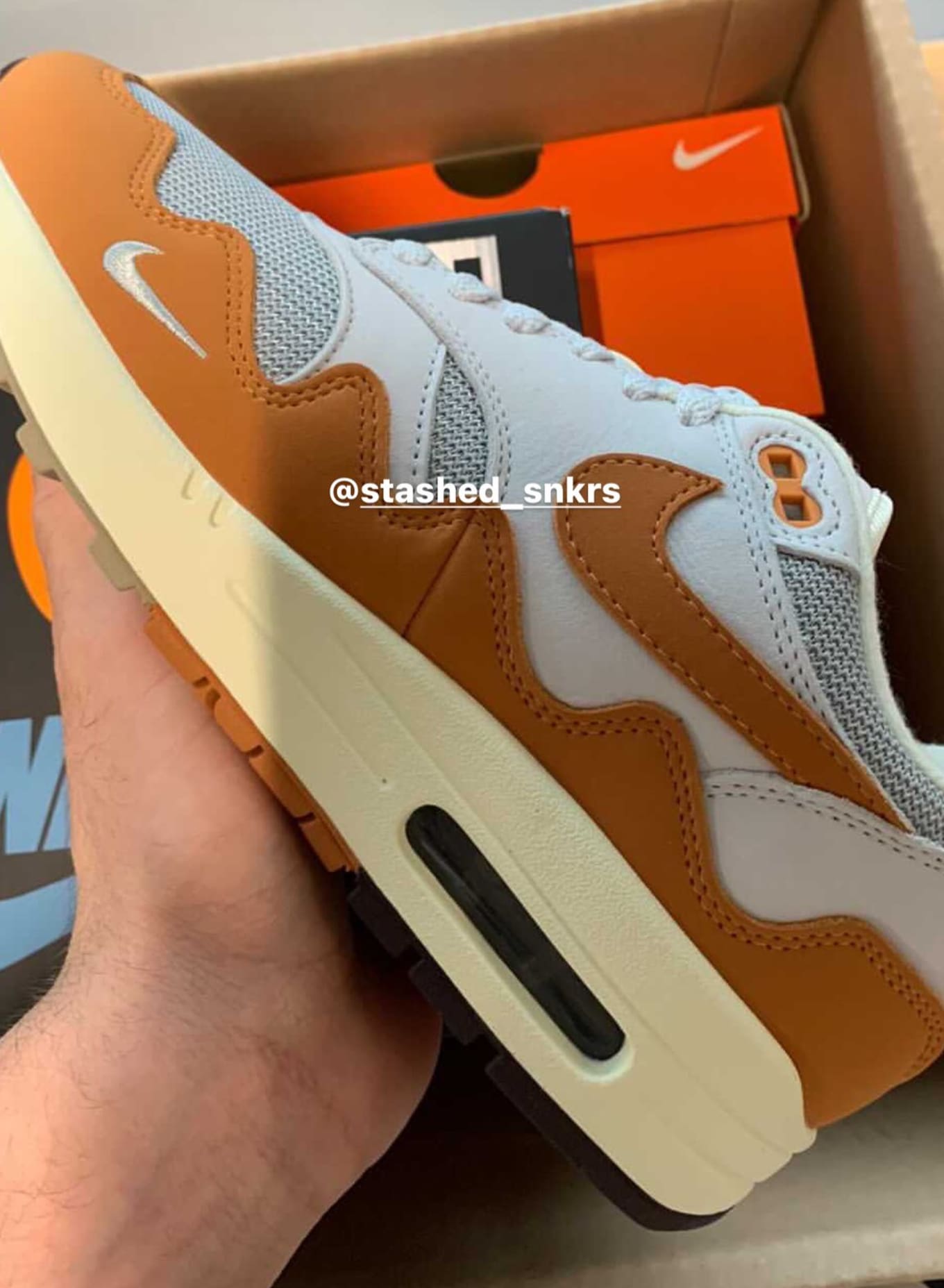 Patta x Nike Air Max 1 Metallic Silver/Monarch/Pure Platinum Release Date |  Sole Collector