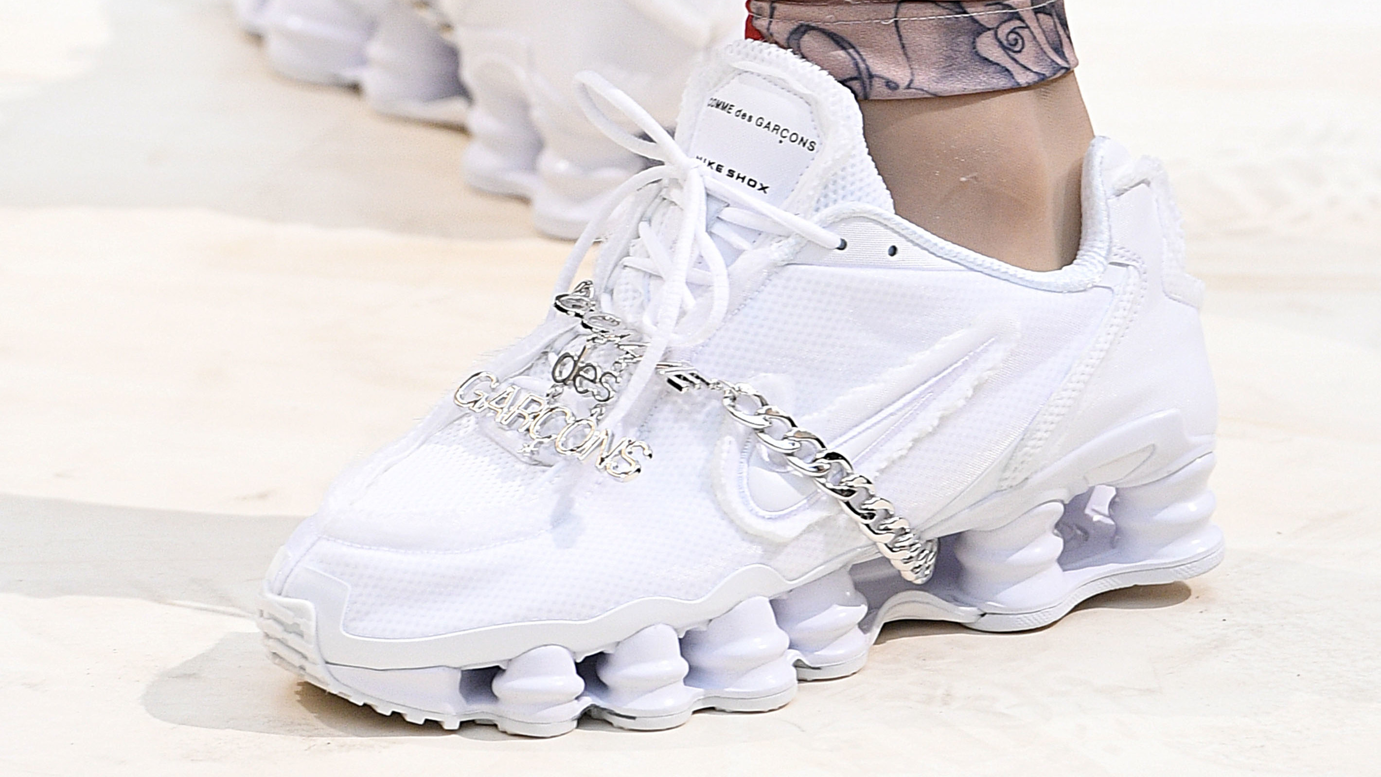 comme des garcons nike shox