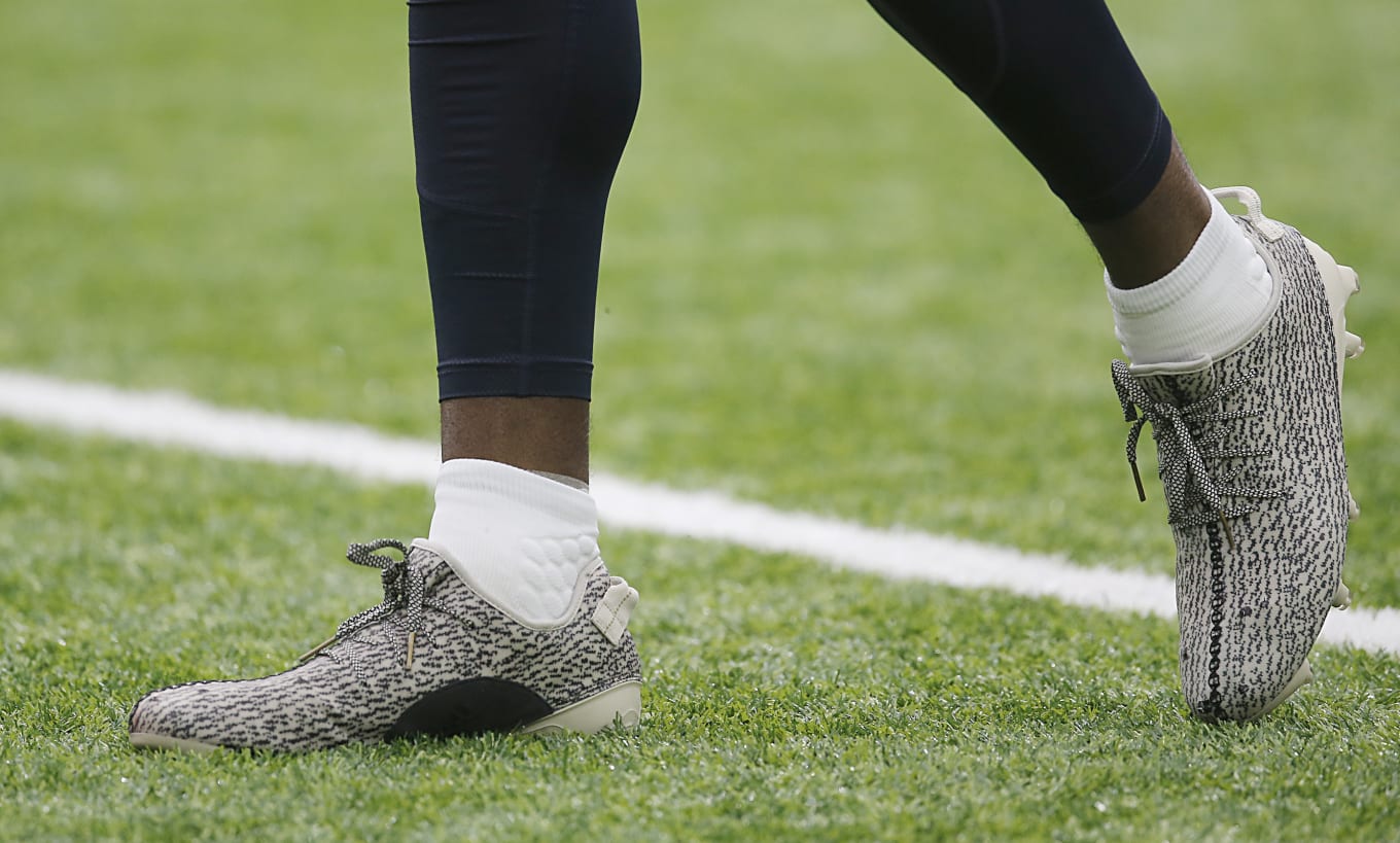 NFL Bans Yeezy Cleats Fines Hopkins 