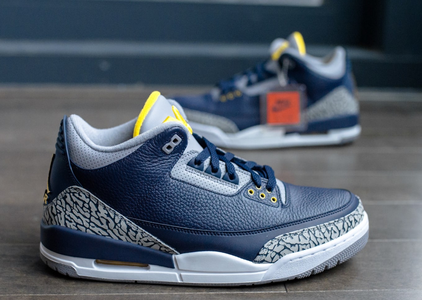 blue and yellow 3s