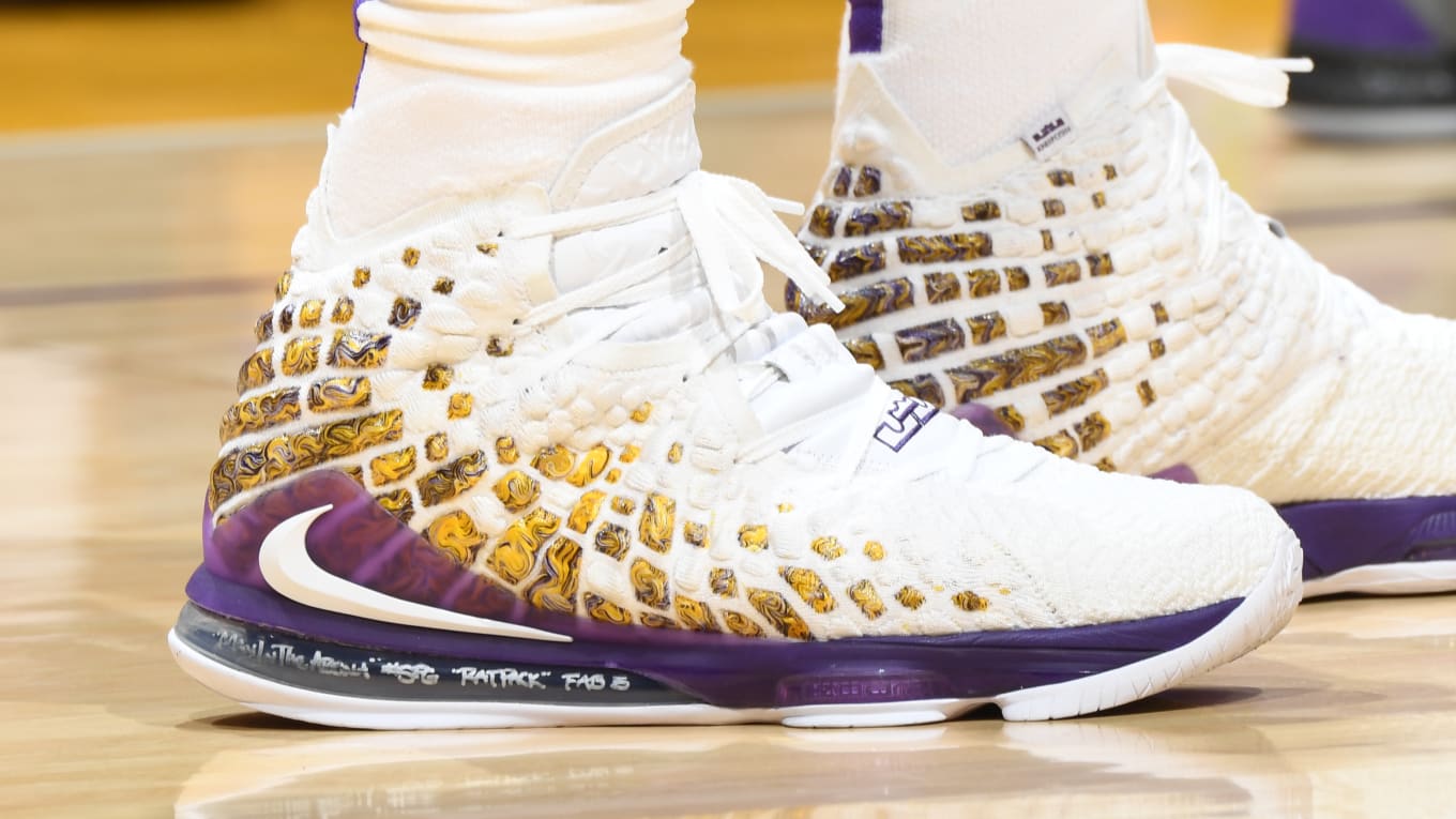 Nike lebron 2019 shoes top