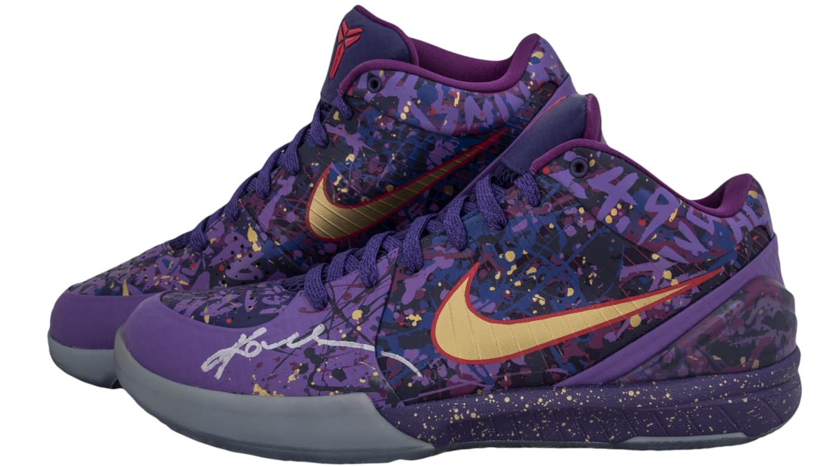 Kobe Bryant 'Hall of Fame' Auction Goldin Auctions | Sole Collector