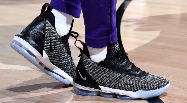 lebron 16 i promise on feet