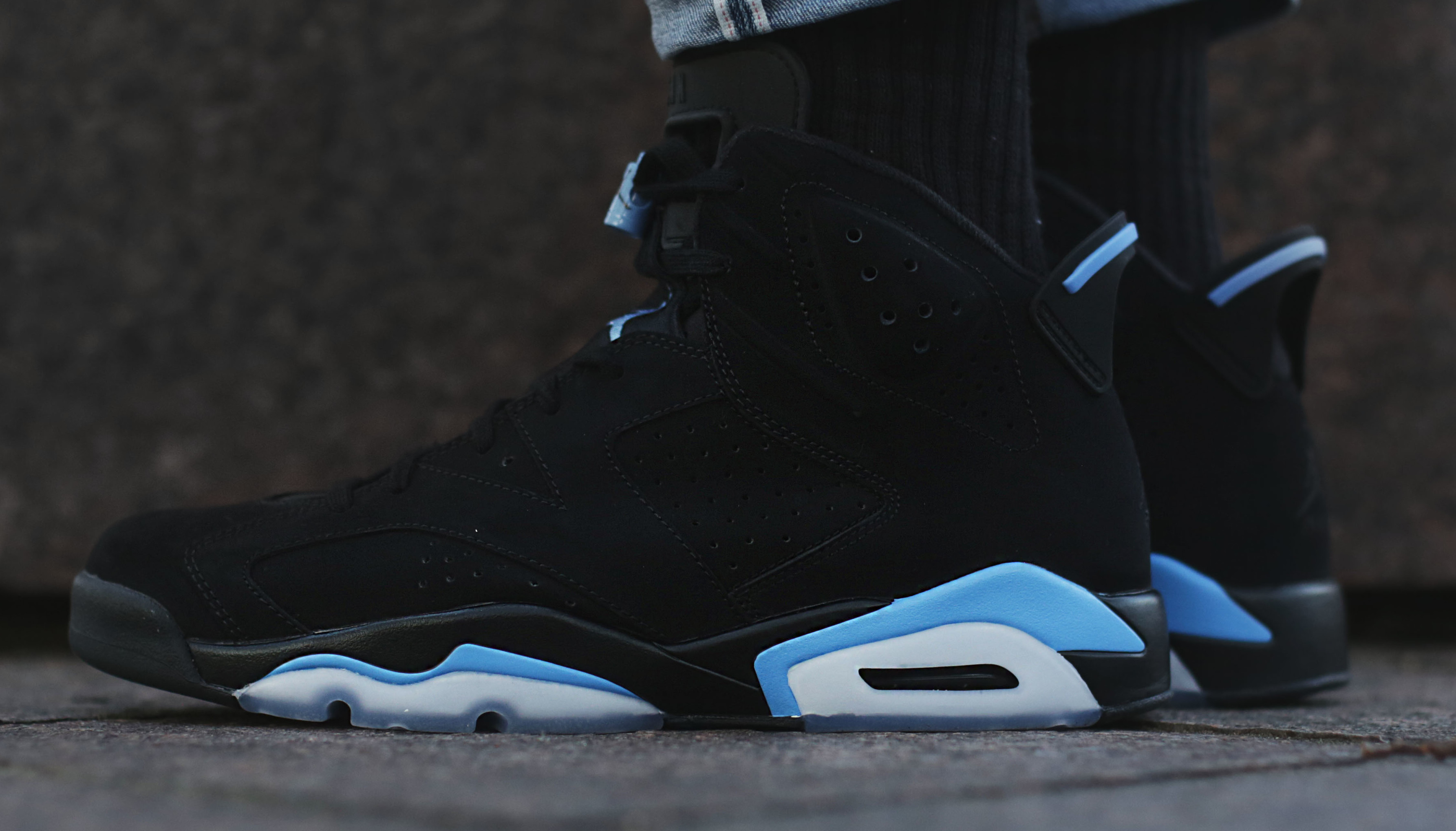 university blue jordan 6