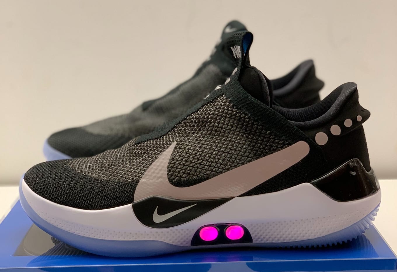 self lacing nike adapt bb