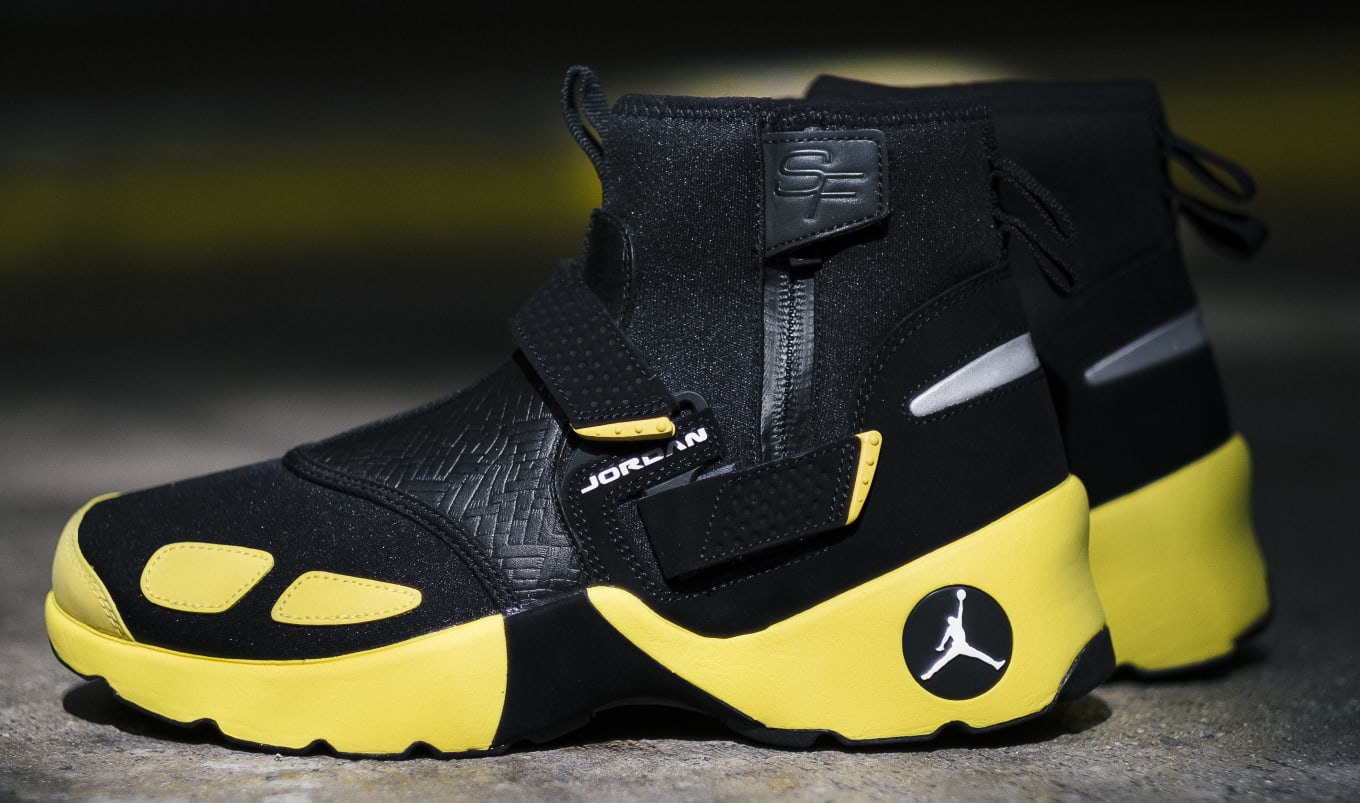 nike air jordan trunner lx high