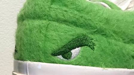 grinch converse shoes